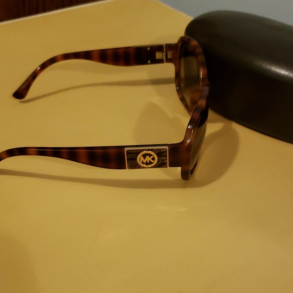 Michael Kors sunglasses - Picture 3 of 3